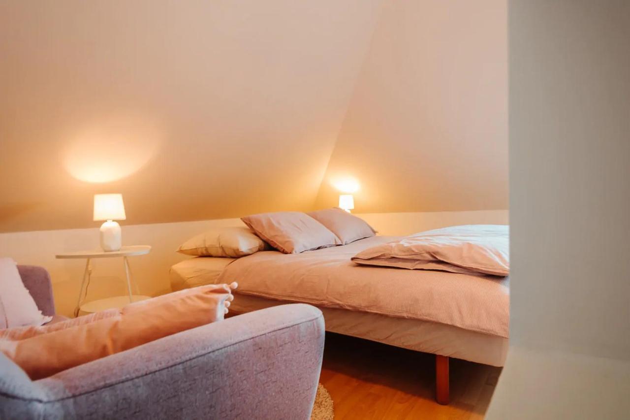 Majestic Views From A 60m2 Private Terrace - Castle, Cathedral, Old Town Apartmán
